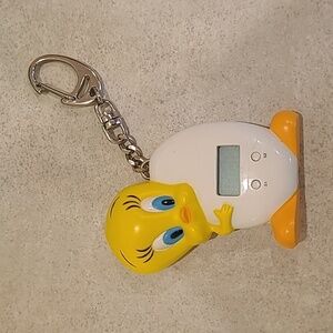 Rare Vintage Looney Tunes Tweety Bird Egg Keychain Clock 1999